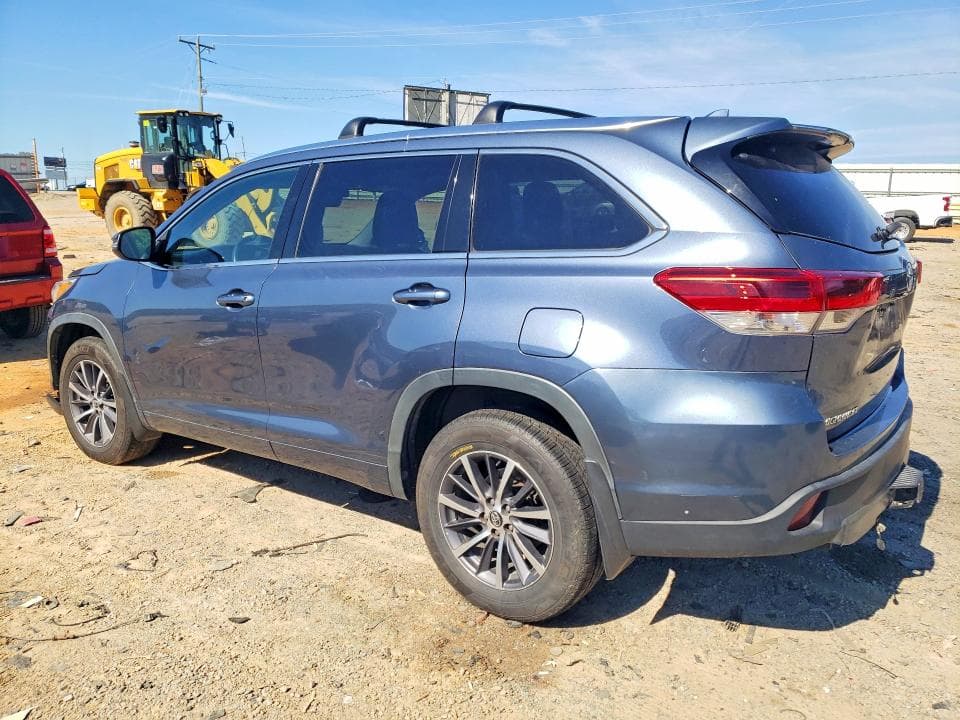 2017 TOYOTA HIGHLANDER XLE 2
