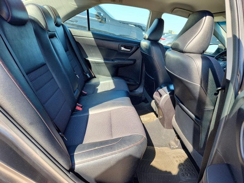 2017 TOYOTA CAMRY SE 10