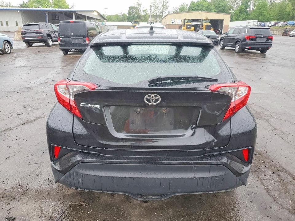 2020 TOYOTA C-HR XLE 6