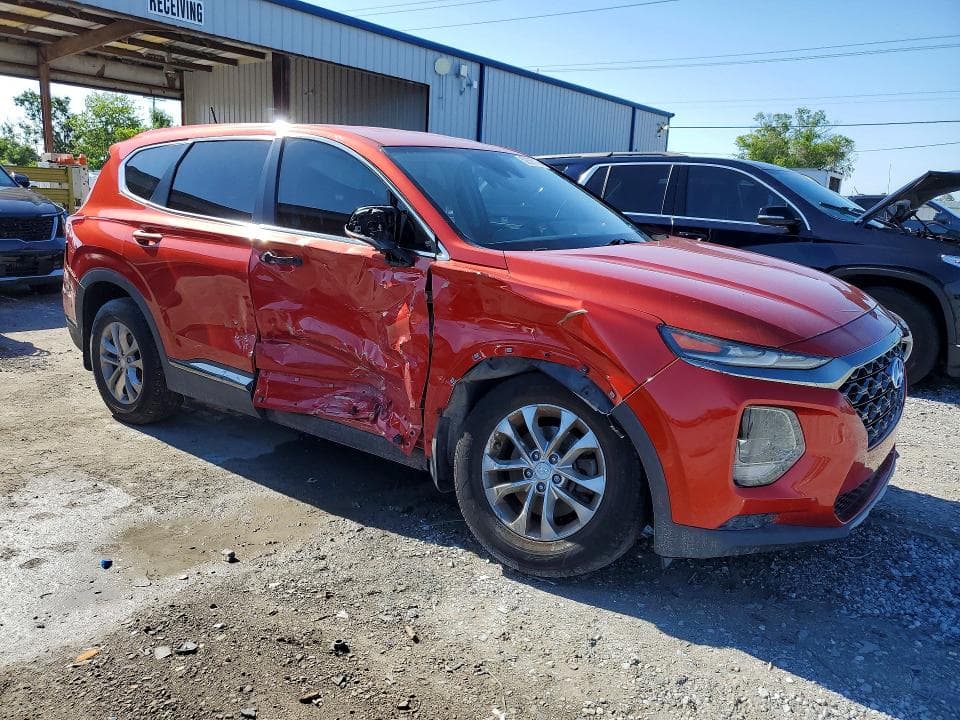 2019 HYUNDAI SANTA FE SE 4