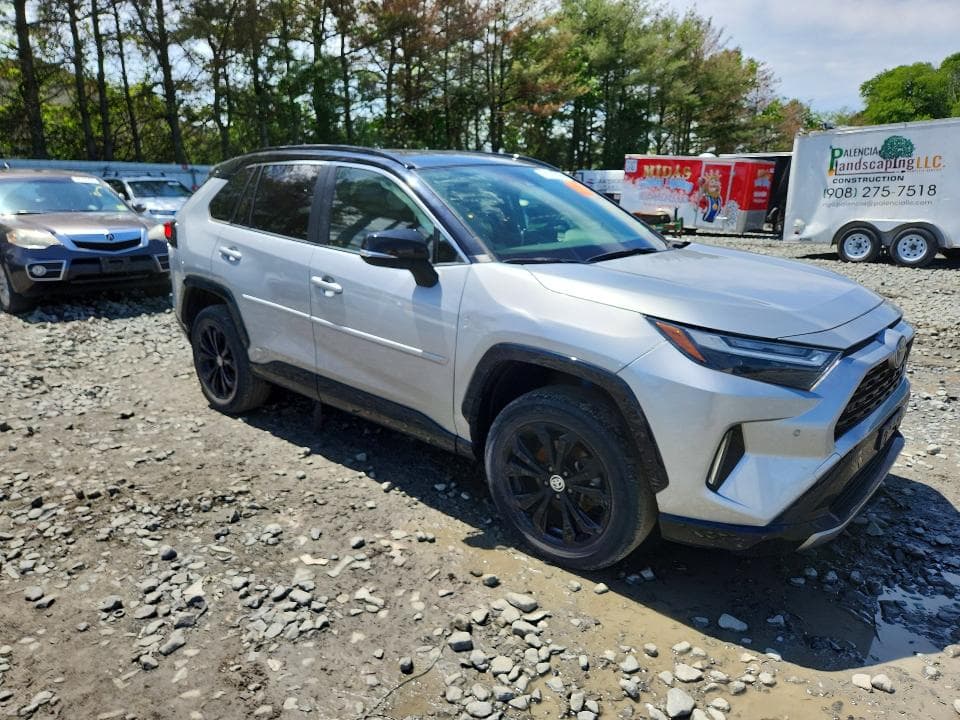 2022 TOYOTA RAV4 XSE 4