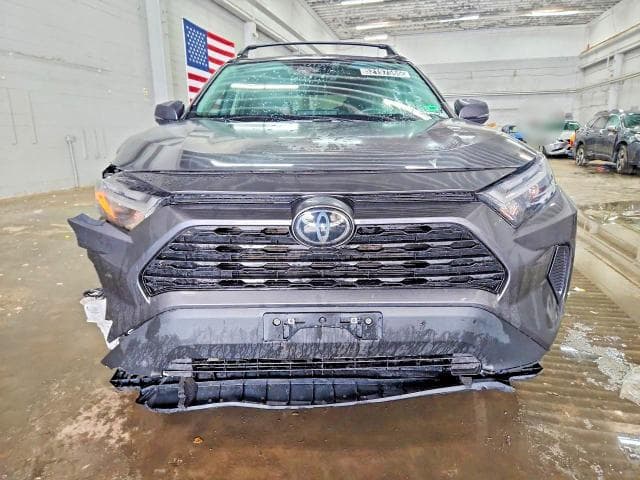 2023 TOYOTA RAV4 XLE 5