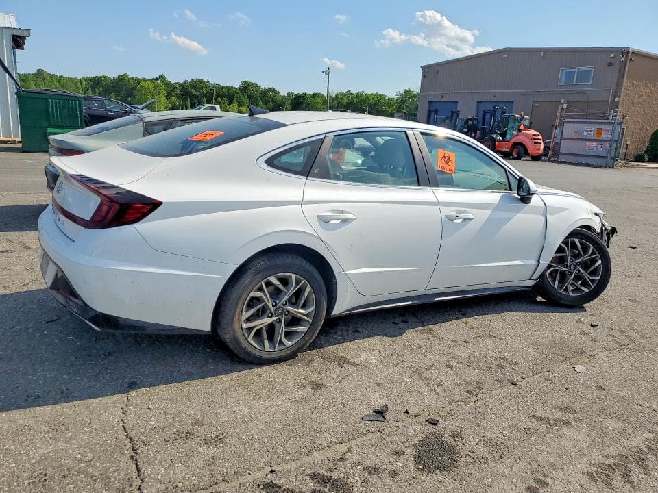 2023 HYUNDAI SONATA SEL 3