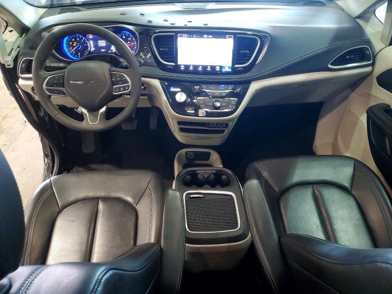 2023 CHRYSLER PACIFICA TOURING L 8