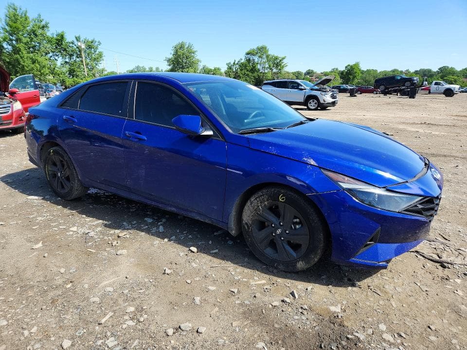2022 HYUNDAI ELANTRA BLUE 4