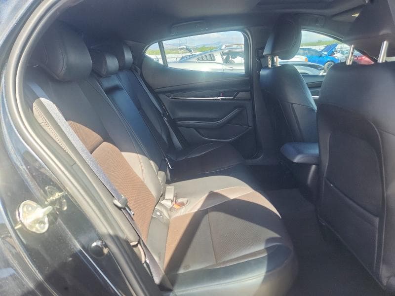 2023 MAZDA 3 PREMIUM 11