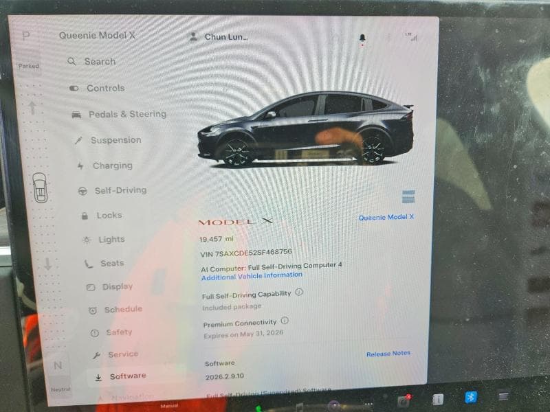 2025 TESLA MODEL X 9