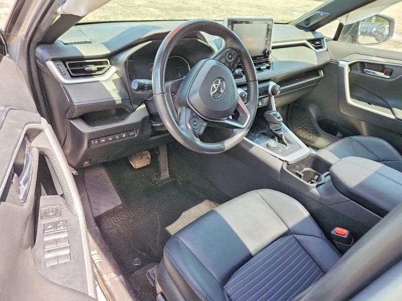 2022 TOYOTA RAV4 XSE 8