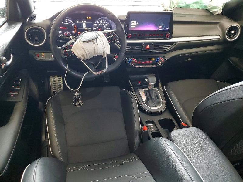 2024 KIA FORTE GT LINE 8