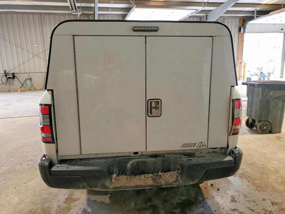 2024 NISSAN FRONTIER S 6