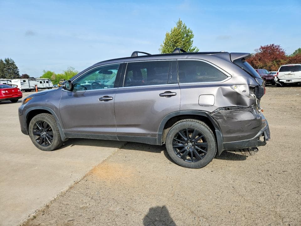2019 TOYOTA HIGHLANDER SE 4