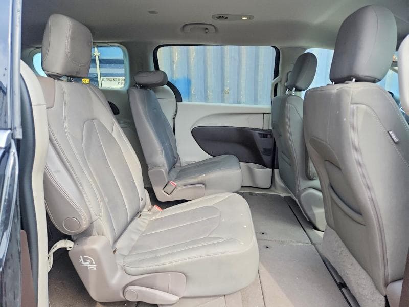 2017 CHRYSLER PACIFICA LX 10