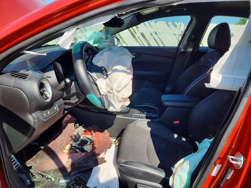 2023 KIA FORTE GT LINE 7
