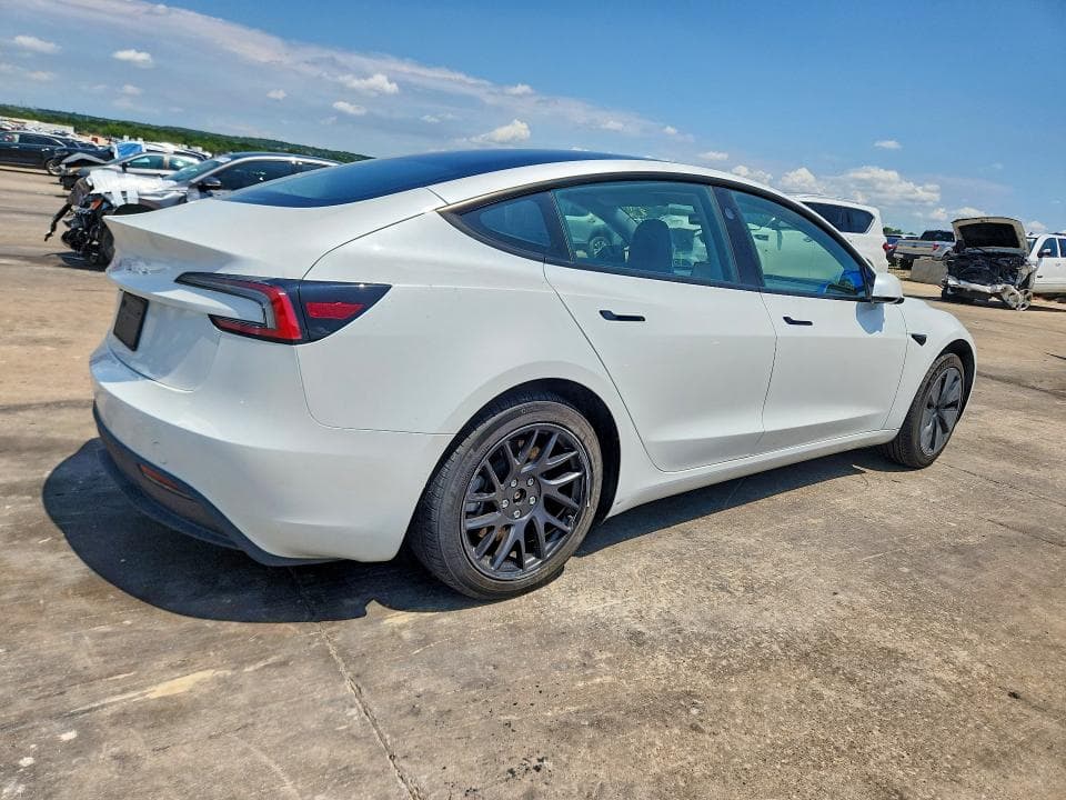 2025 TESLA MODEL 3 3