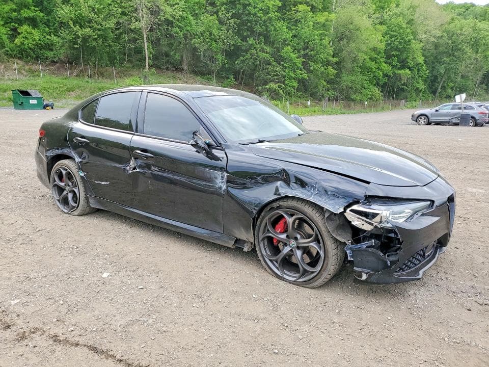 2019 ALFA ROMEO GIULIA TI 4
