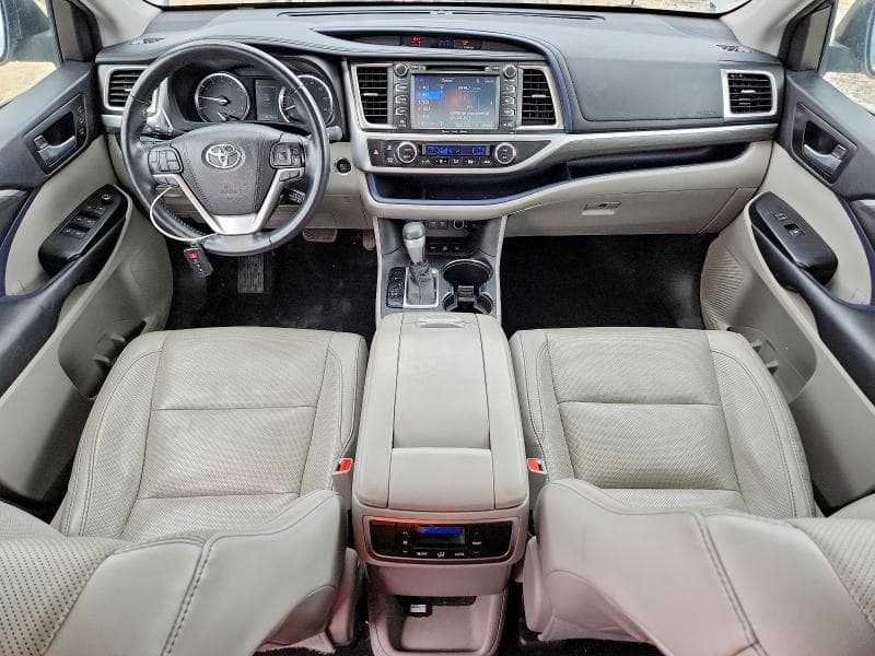 2017 TOYOTA HIGHLANDER LIMITED 8