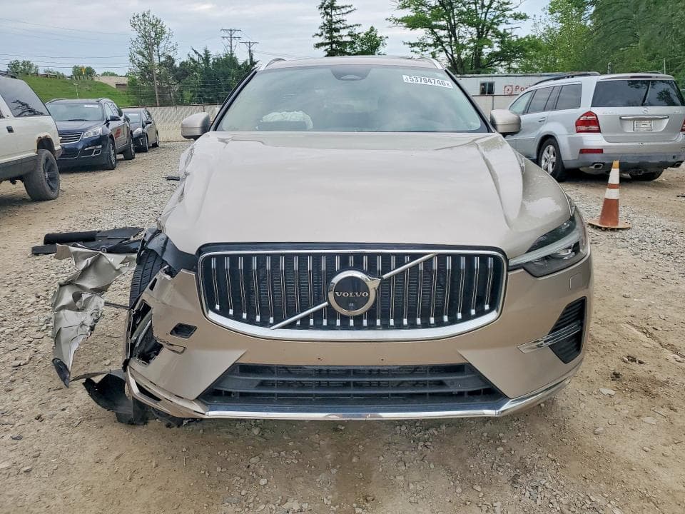 2023 VOLVO XC60 PLUS 5