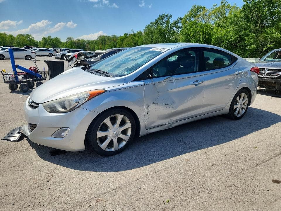 2013 HYUNDAI ELANTRA