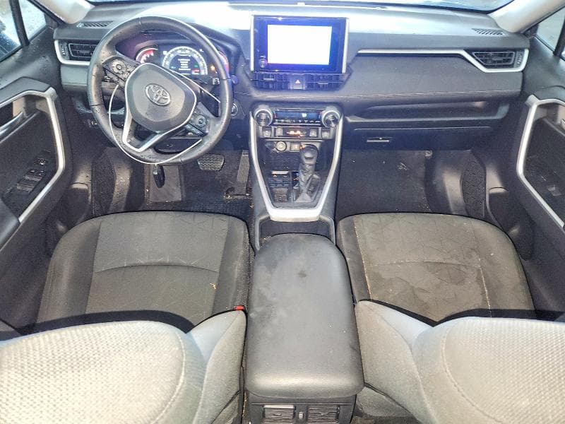 2023 TOYOTA RAV4 XLE 8