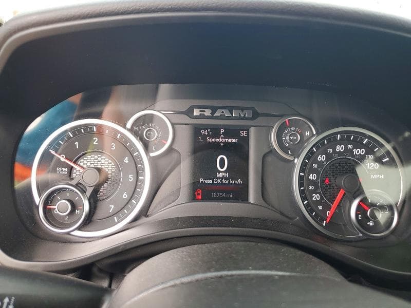 2025 RAM 1500 BIG HORN 9