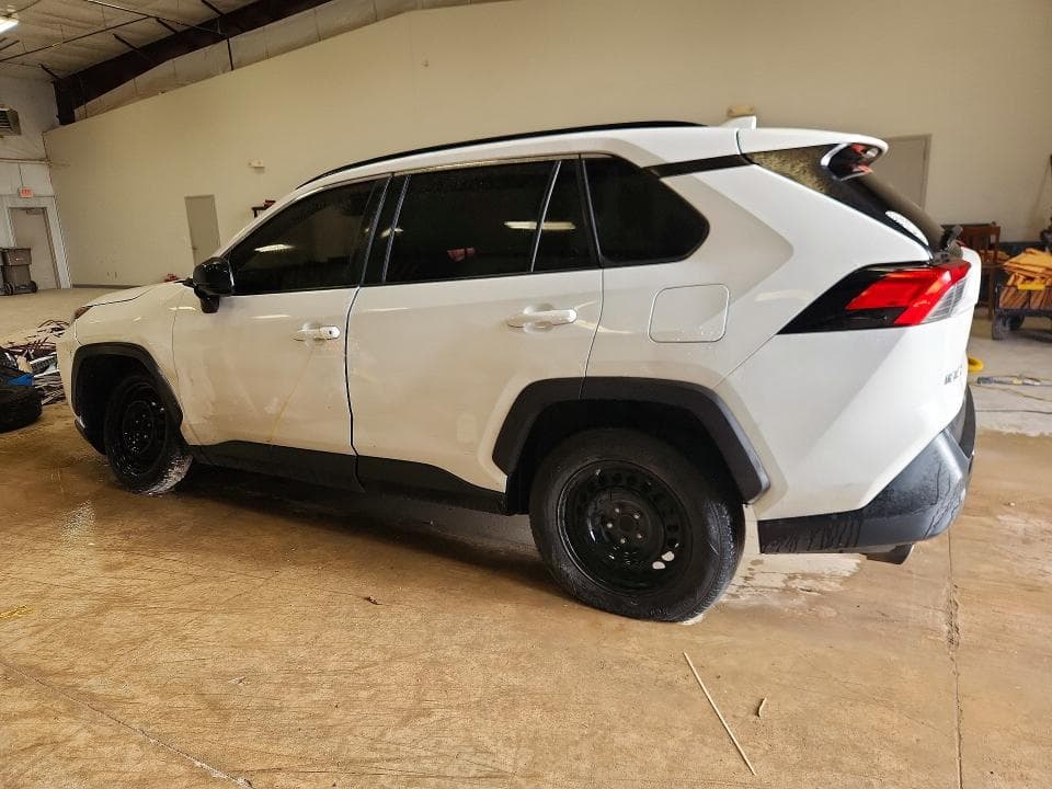 2021 TOYOTA RAV4 LE 2