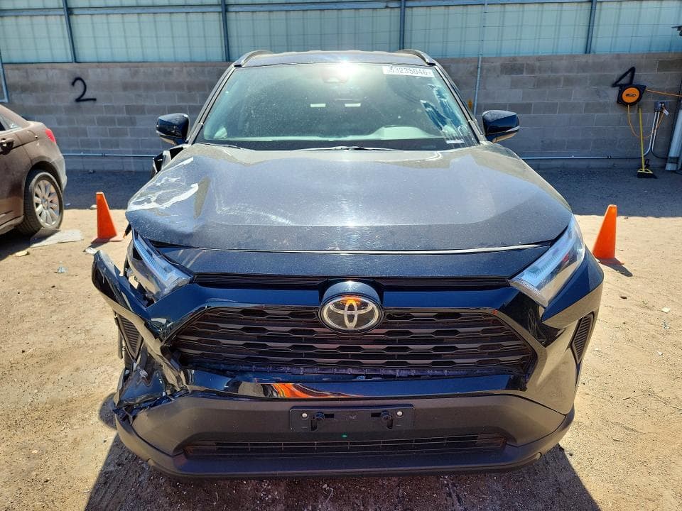 2024 TOYOTA RAV4 XLE 5