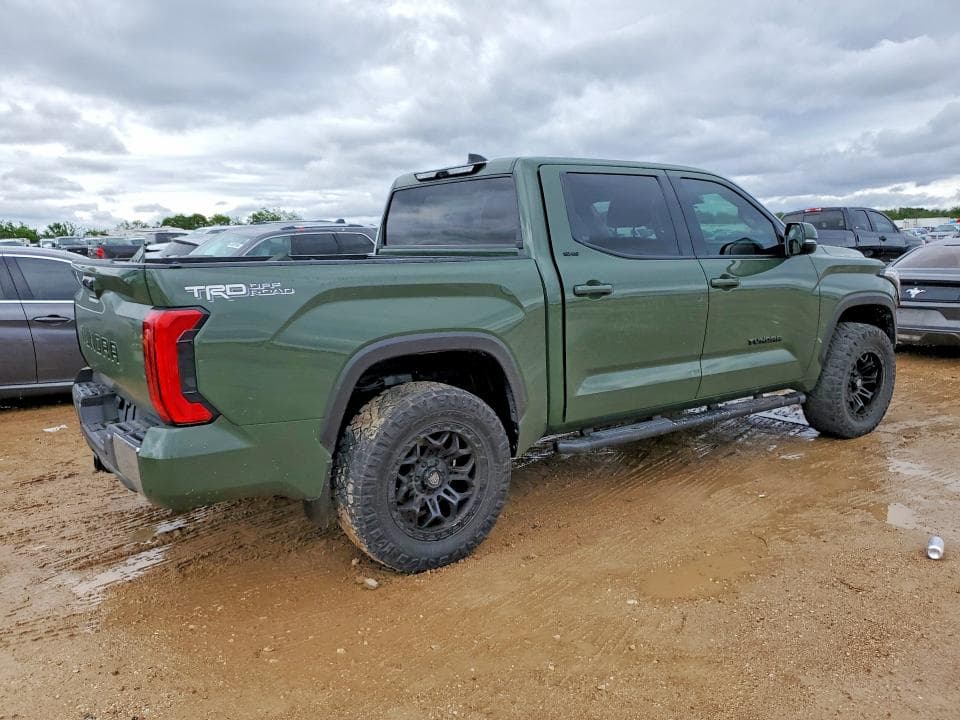 2022 TOYOTA TUNDRA SR5 3