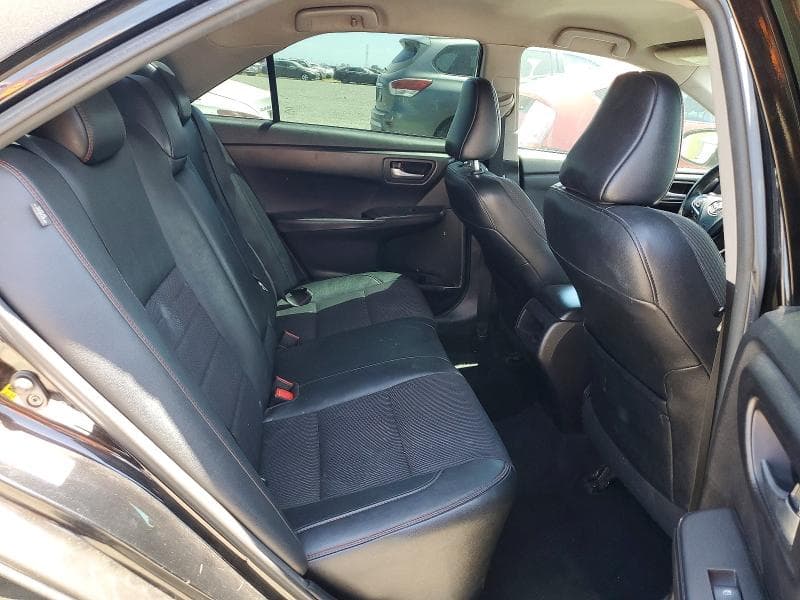 2017 TOYOTA CAMRY SE 10