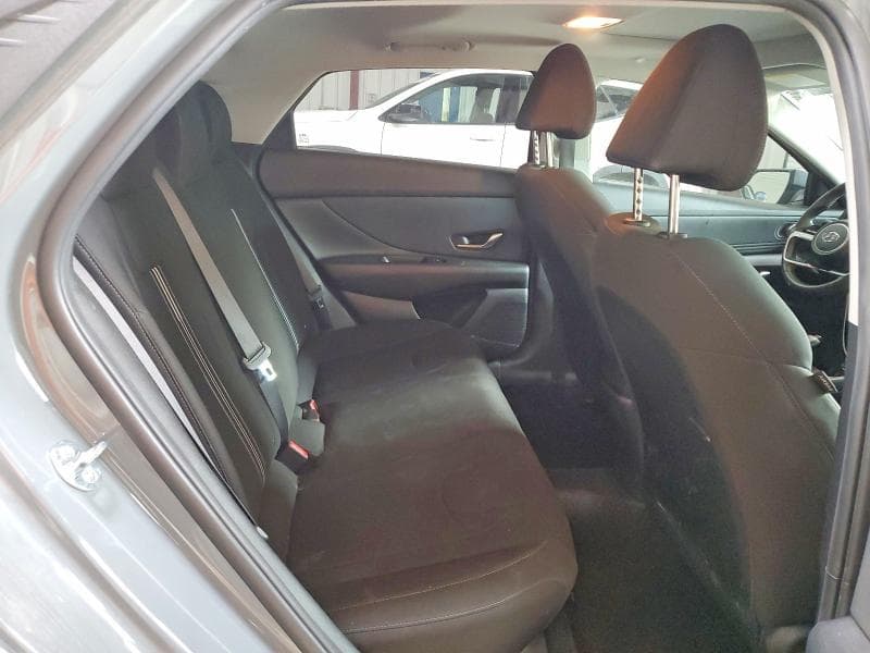 2022 HYUNDAI ELANTRA SEL 10