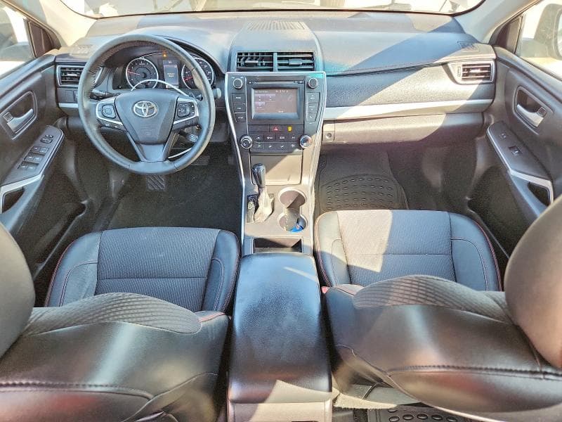 2017 TOYOTA CAMRY SE 8
