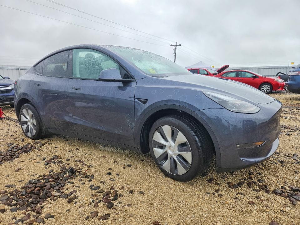 2023 TESLA Y 4