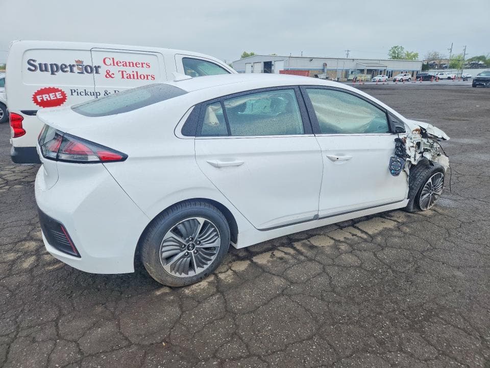 2021 HYUNDAI IONIQ SEL 3