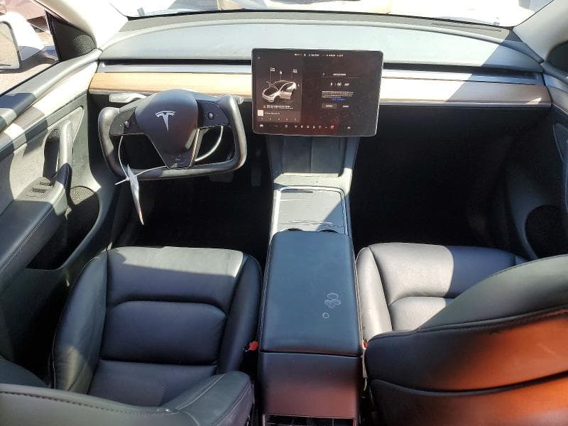 2023 TESLA MODEL Y 8