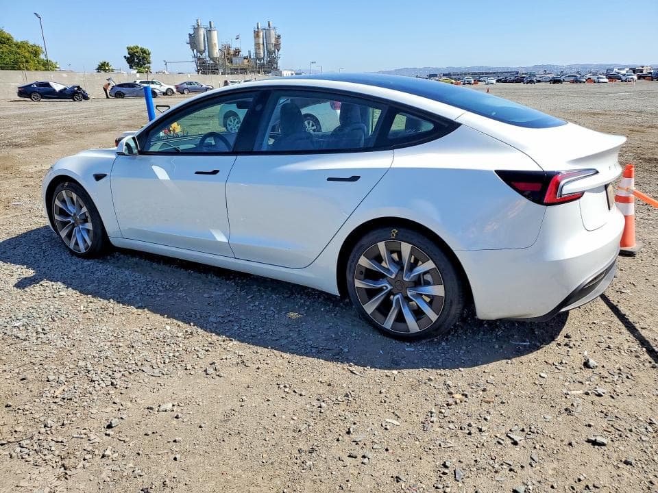 2025 TESLA MODEL 3 2