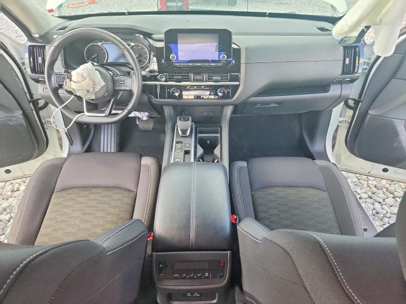 2023 NISSAN PATHFINDER SV 8