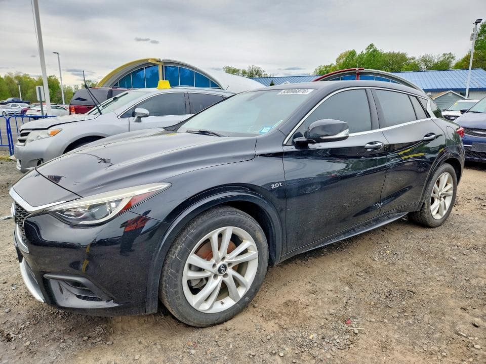 2018 INFINITI QX30 LUXURY