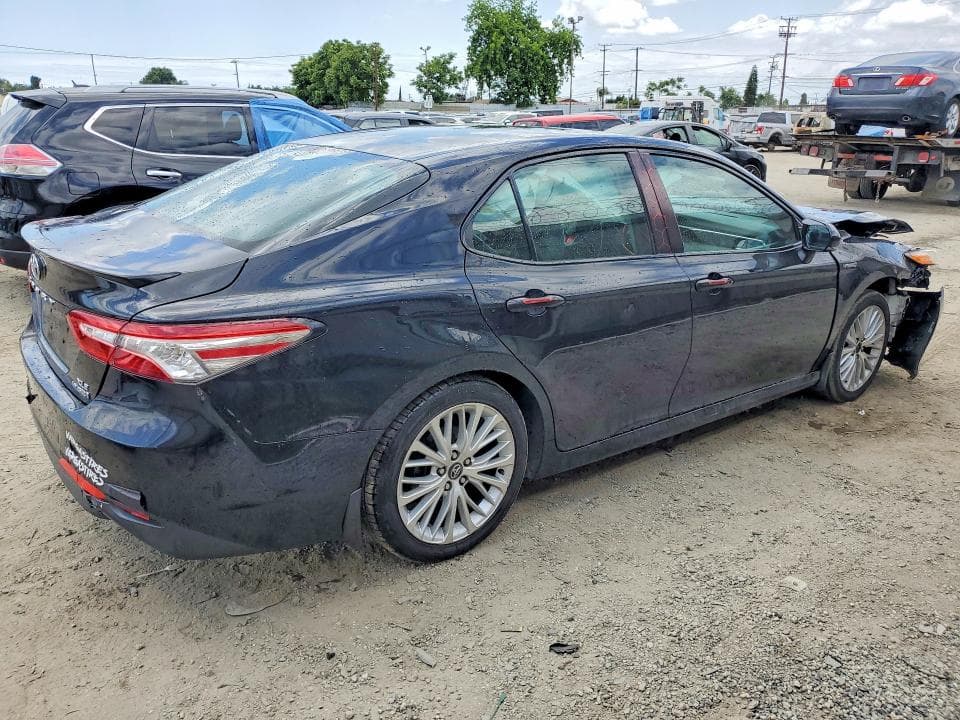 2018 TOYOTA CAMRY HYBRID XLE 3