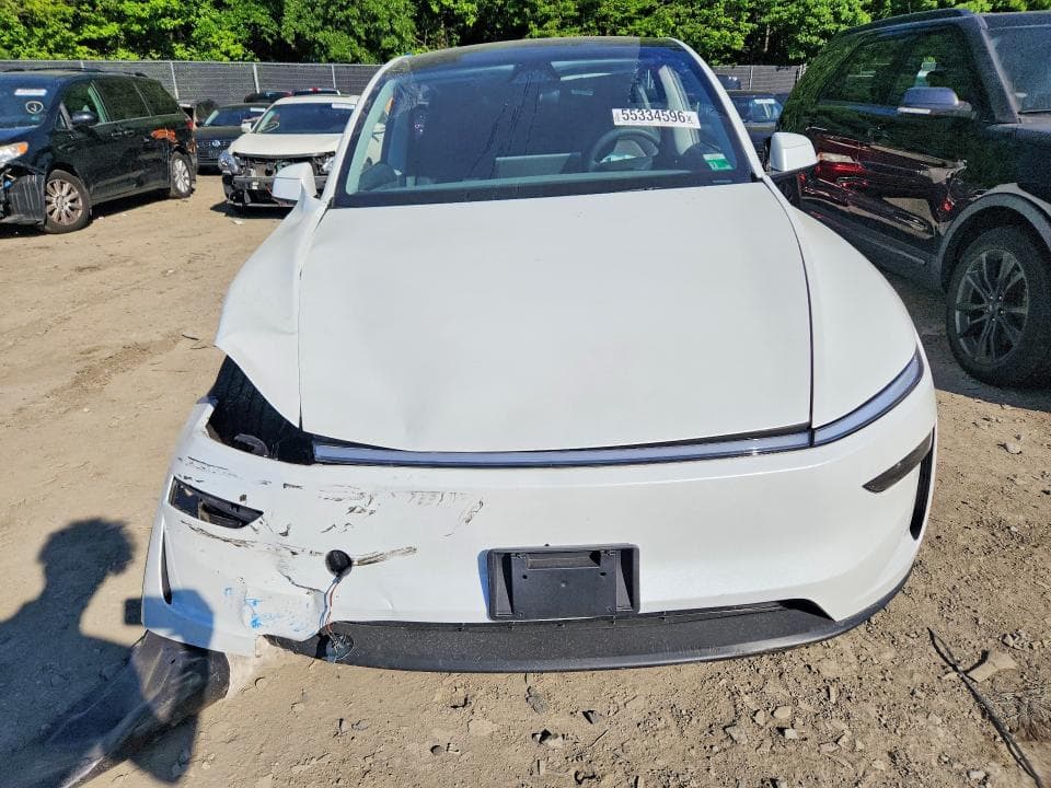 2026 TESLA MODEL Y 5