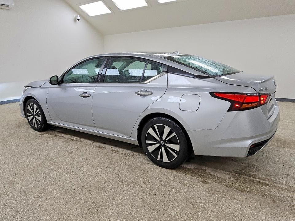 2022 NISSAN ALTIMA SV 2