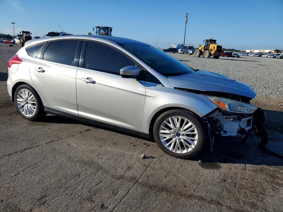 2017 FORD FOCUS TITANIUM 4