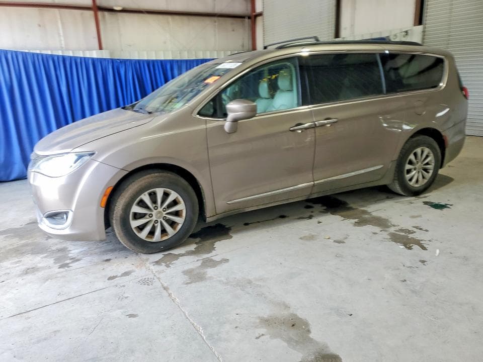2017 CHRYSLER PACIFICA TOURING L - 1