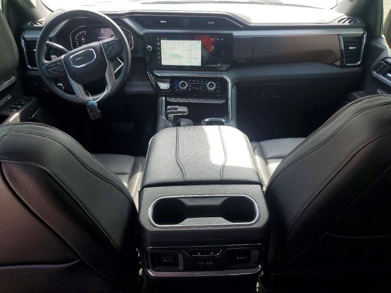 2025 GMC SIERRA K1500 DENALI 8