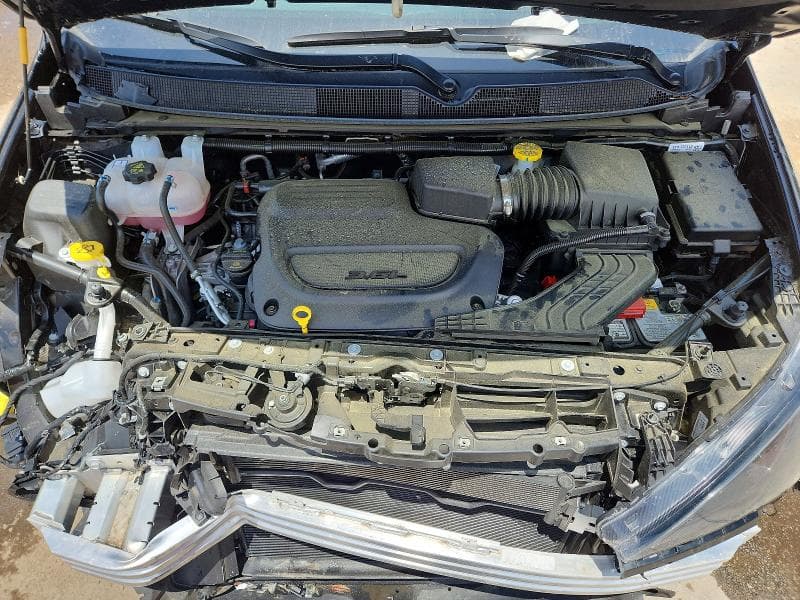 2025 CHRYSLER VOYAGER LX 12