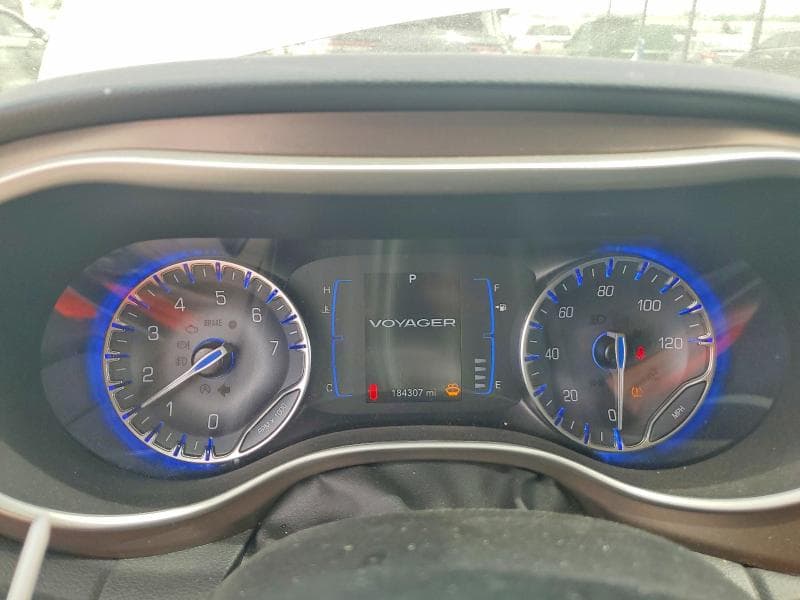 2021 CHRYSLER VOYAGER LX 9