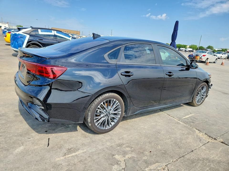 2023 KIA FORTE GT LINE 3