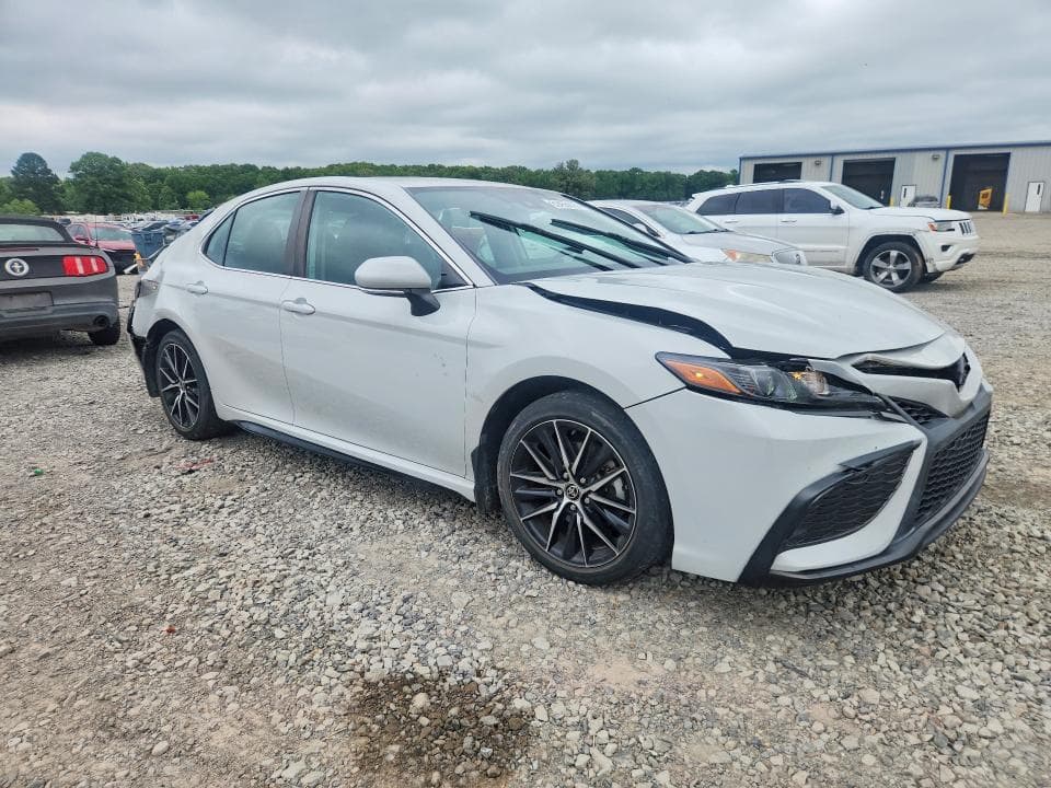 2022 TOYOTA CAMRY SE 4