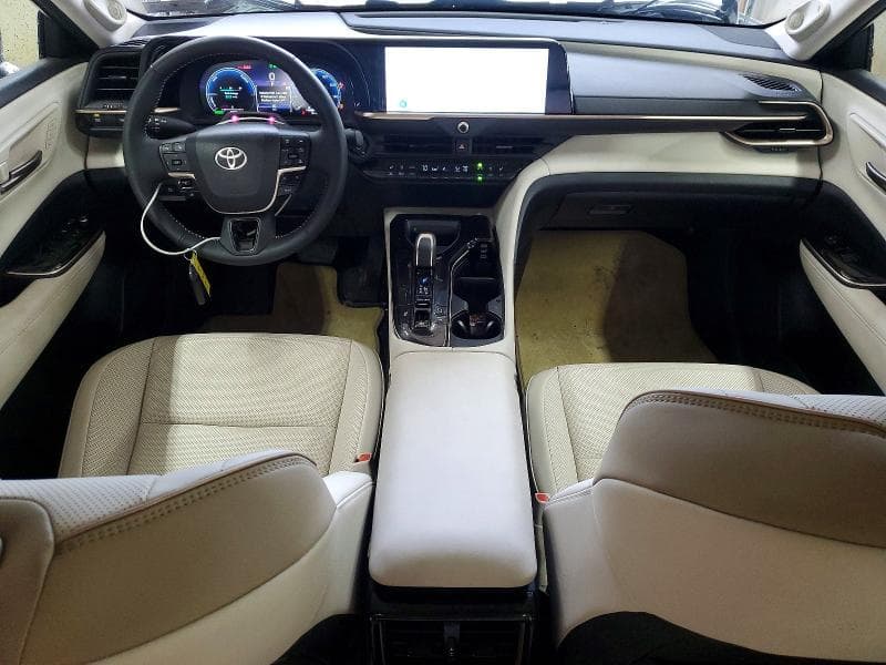 2026 TOYOTA CROWN LIMITED 8