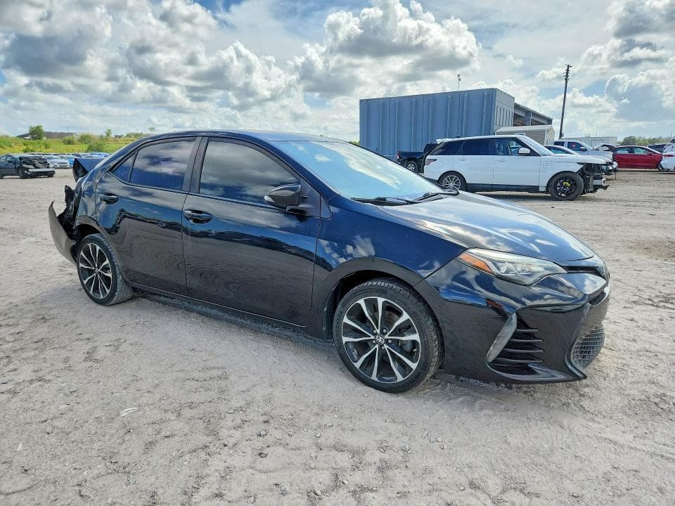 2018 TOYOTA COROLLA SE 4