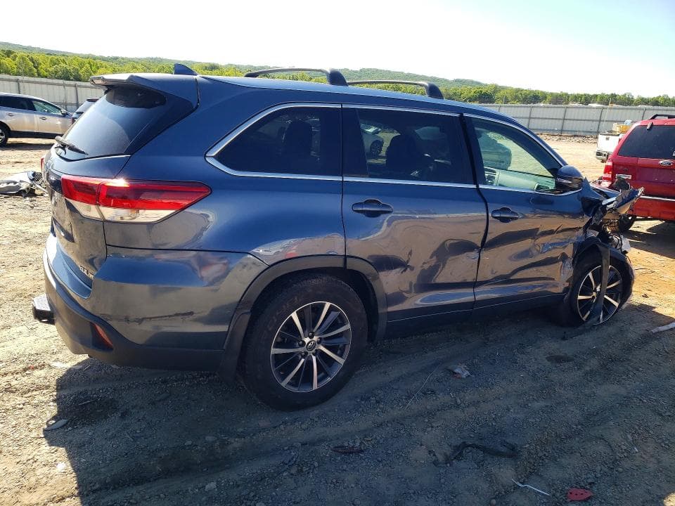 2017 TOYOTA HIGHLANDER XLE 3
