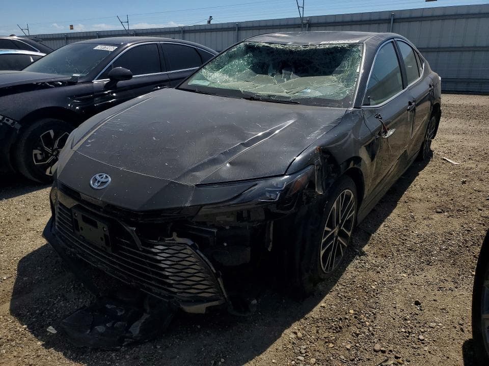 2025 TOYOTA CAMRY XLE - 1